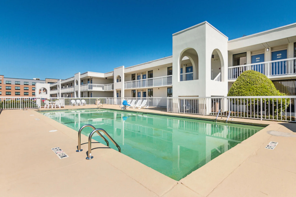 Motel 6-Newnan, GA
