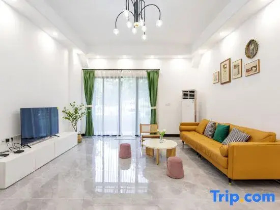 Guangzhou Xiaojun Wenquan Homestay (Mingyue Shanxi Avenue)