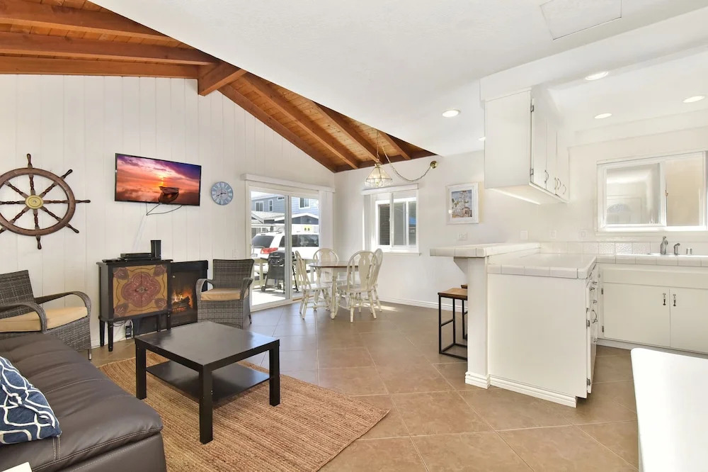 129 27th St Yipa 1 Bedroom Duplex