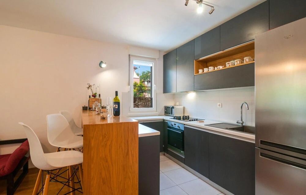 Amazing Apartment in Stari Grad With Wifi and 1 Bedrooms