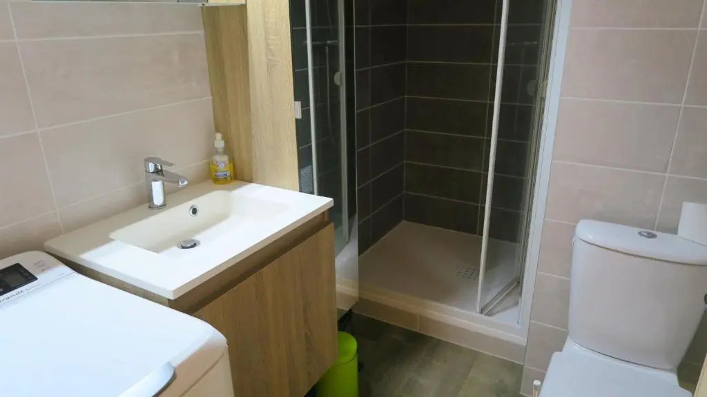 Grand studio familial proche centre et plages