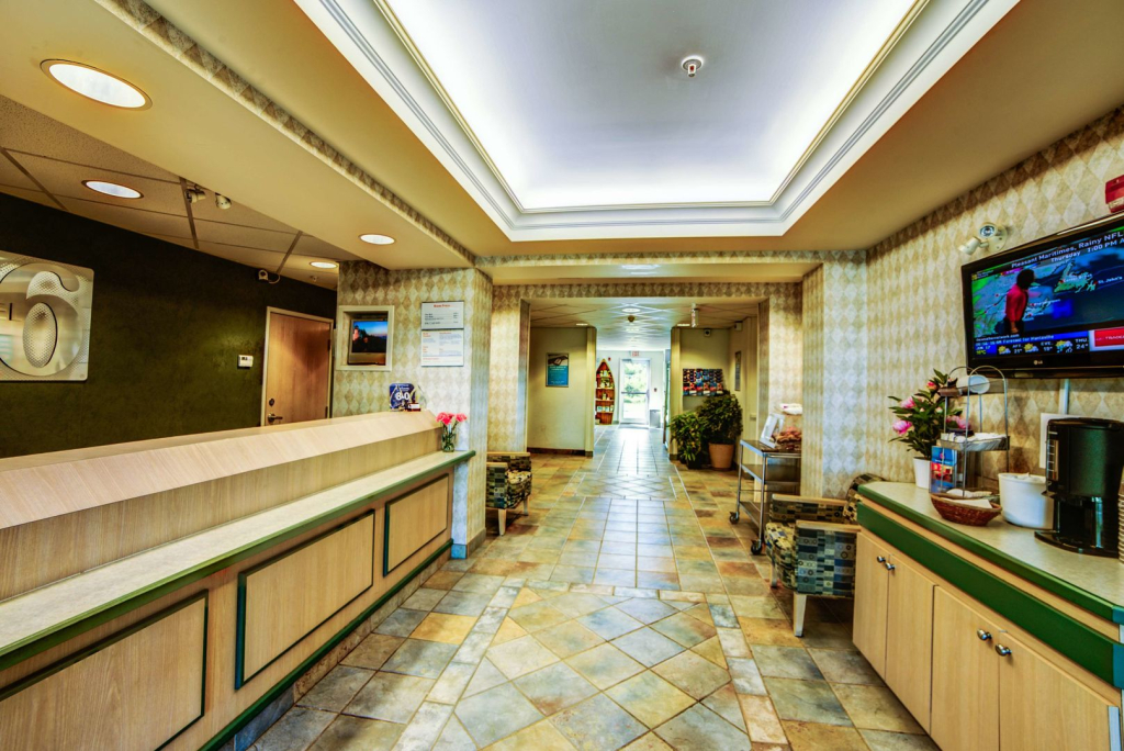Motel 6-Huntsville, ON