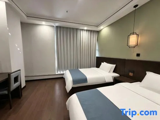 Huaxuan Hotel (Zuoquan Station Branch)
