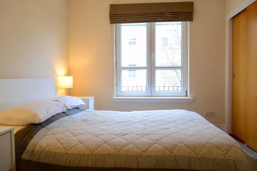 2 Bedroom Home Close To City Centre