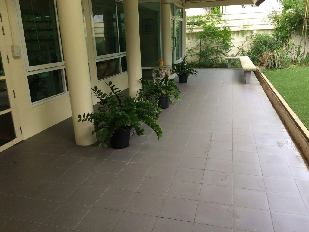 Ratchayothin Cottage