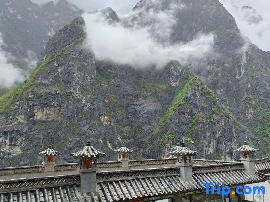 Shangri-La Tiger Leaping Gorge Fuyuange Farm