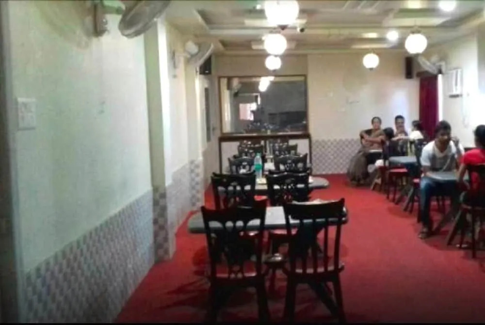 Hotel Mamoni Group