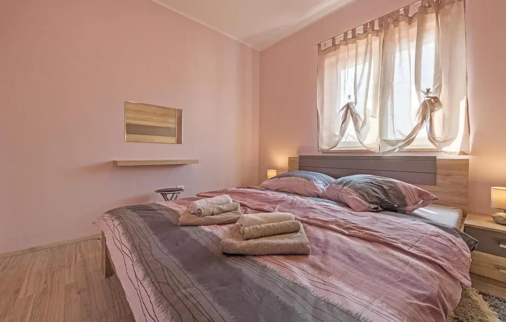 Nice Home in Vodnjan With Wifi and 2 Bedrooms