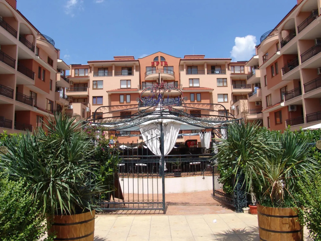 Efir Holiday Village