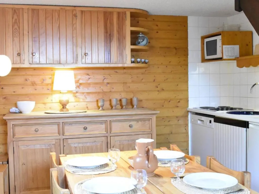 Appartement Méribel, 1 pièce, 4 personnes - FR-1-180-15