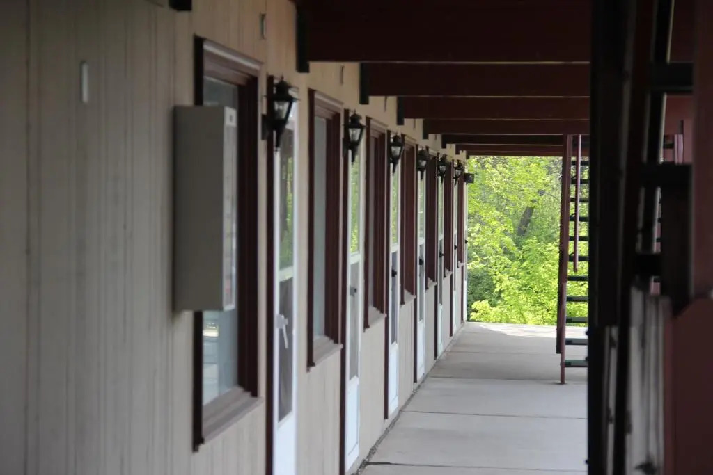 Lakeshor Motor Inn