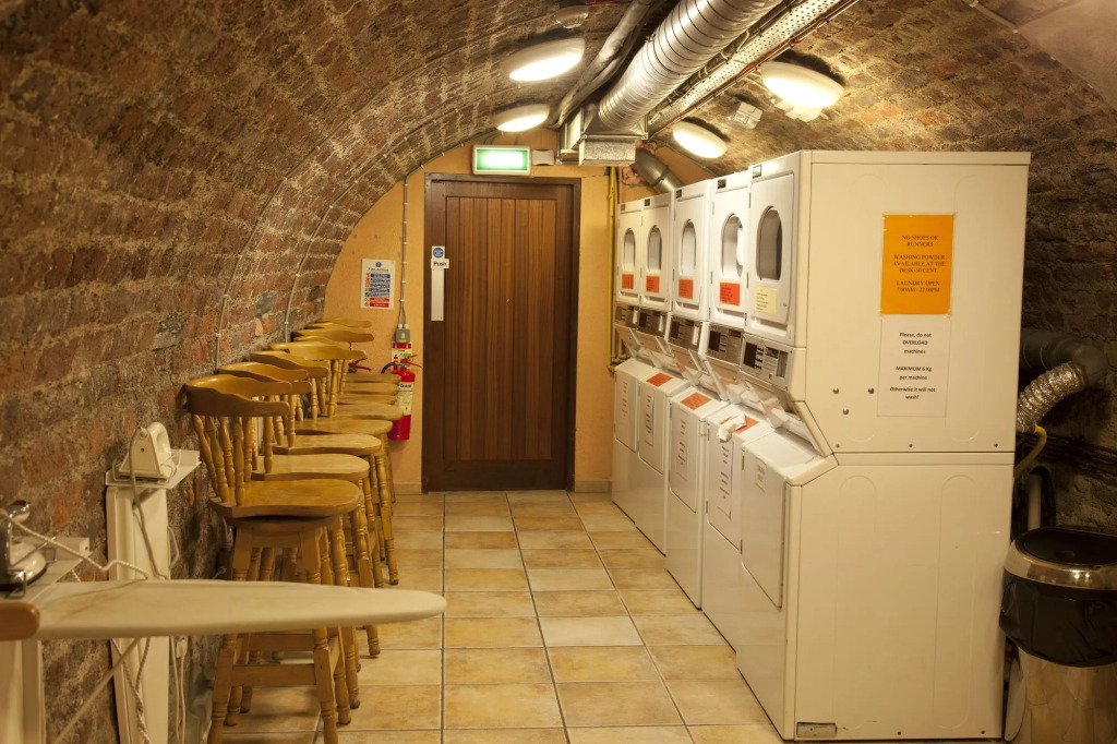 Isaacs Hostel