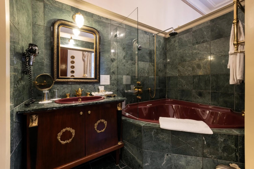 Hotel Belle Epoque