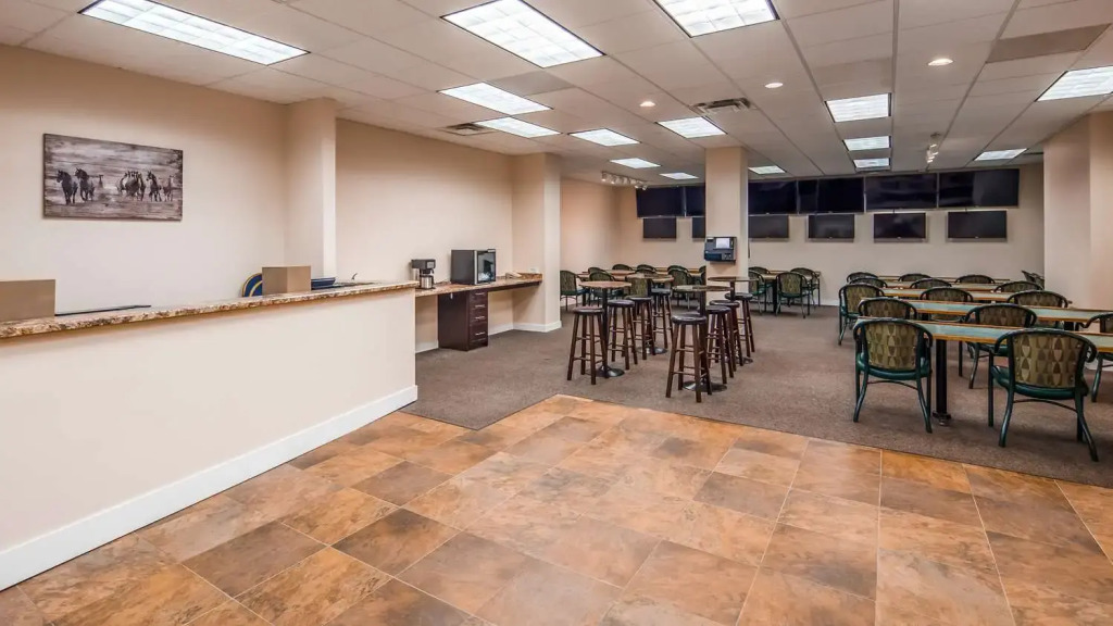 Seven Oaks Hotel Regina, SureStay Collection by Best Western