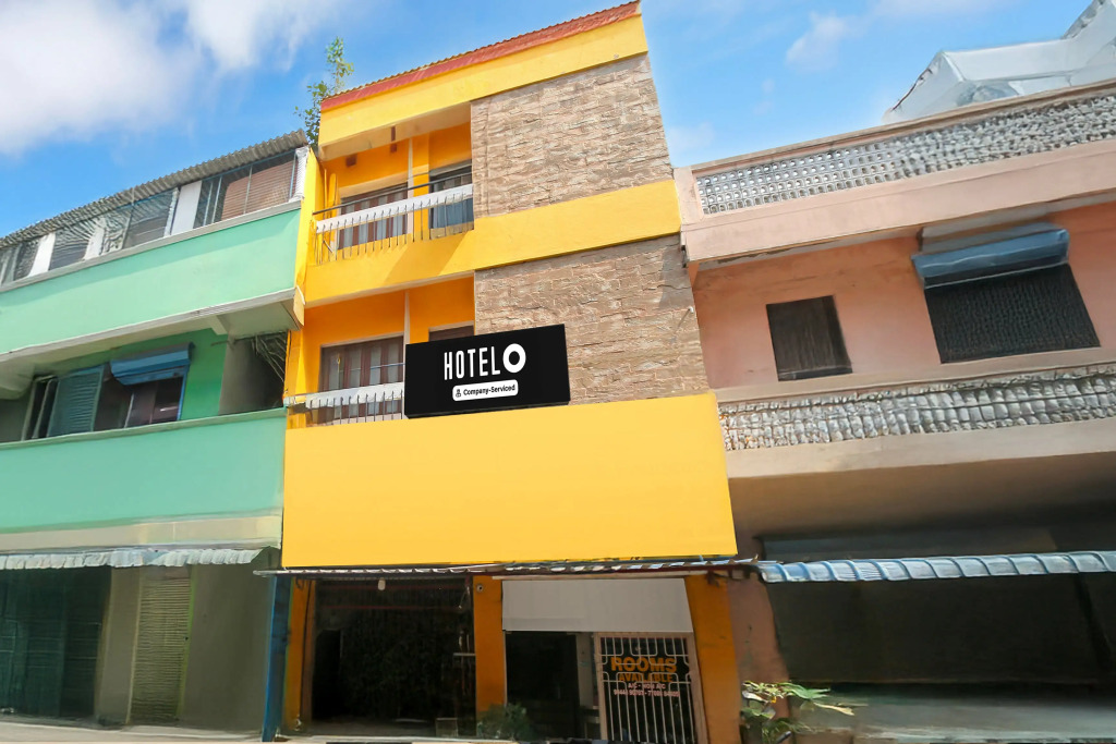 OYO 23455 Varsha Residency