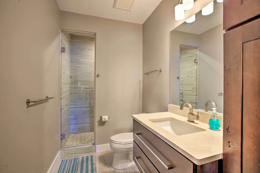 Sunroom + Hot Tub! Waterfront Silver Lake Home