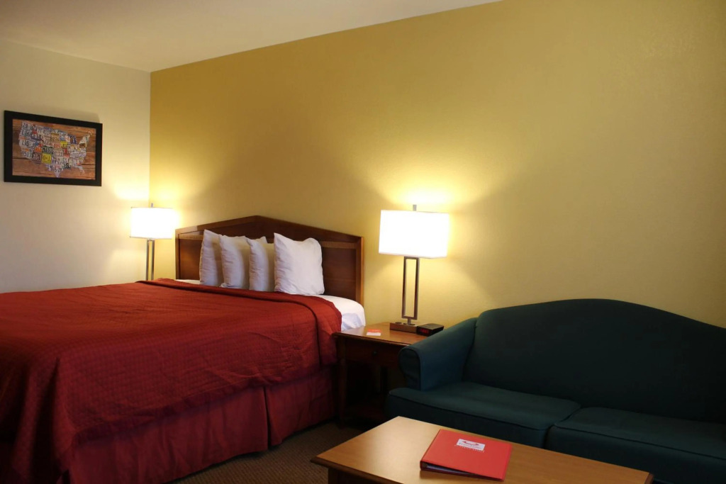 Econo Lodge Inn & Suites Lodi - Wine Country Area