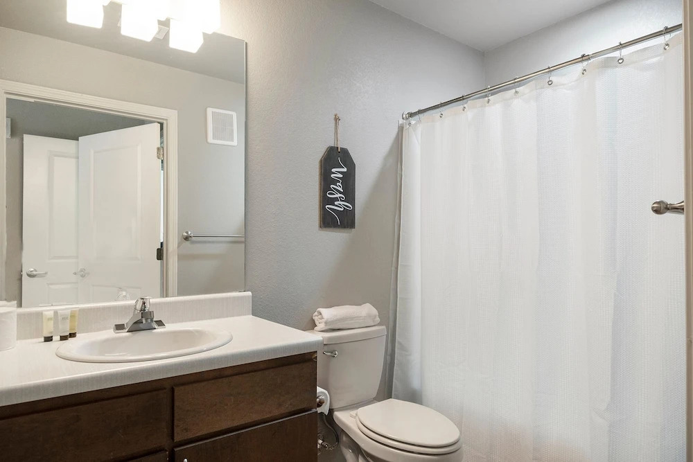 The Luxe Suites at University of Arkansas
