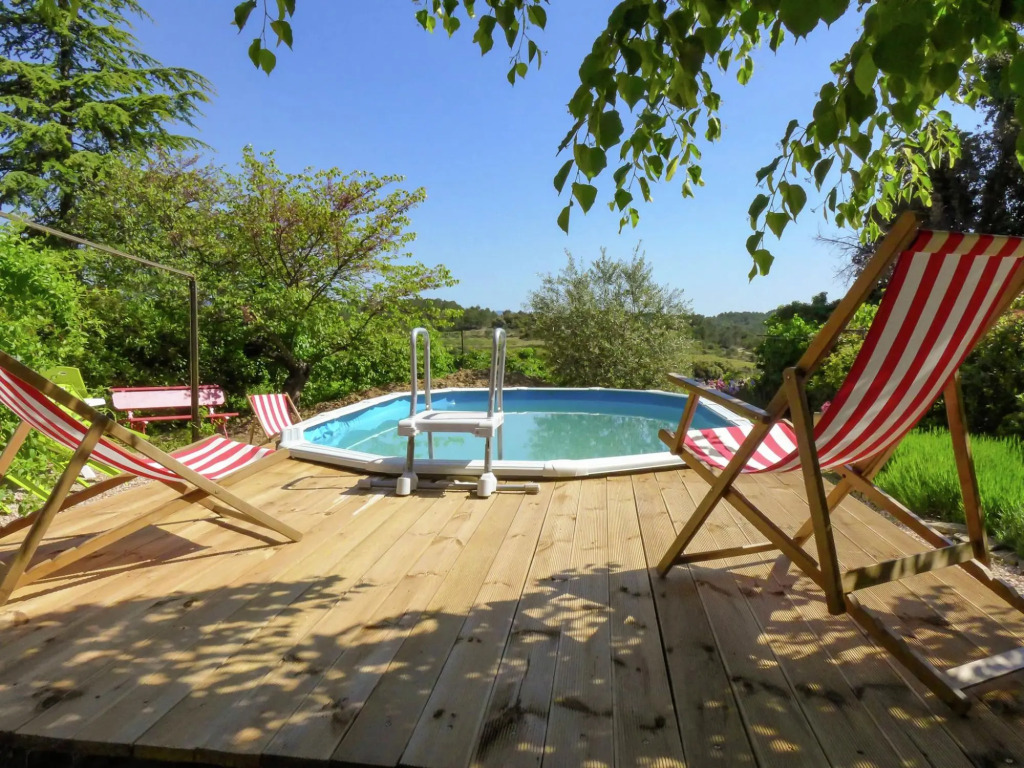 Charming Holiday Home in La Caunette with Swimming Pool