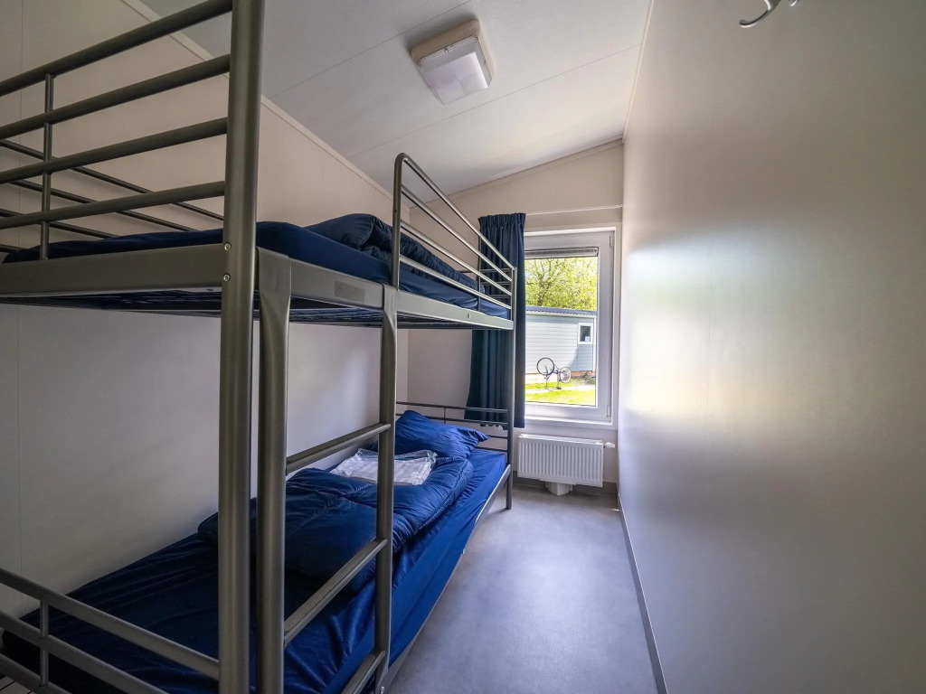 Well-maintained chalet with WiFi, not far from Amsterdam