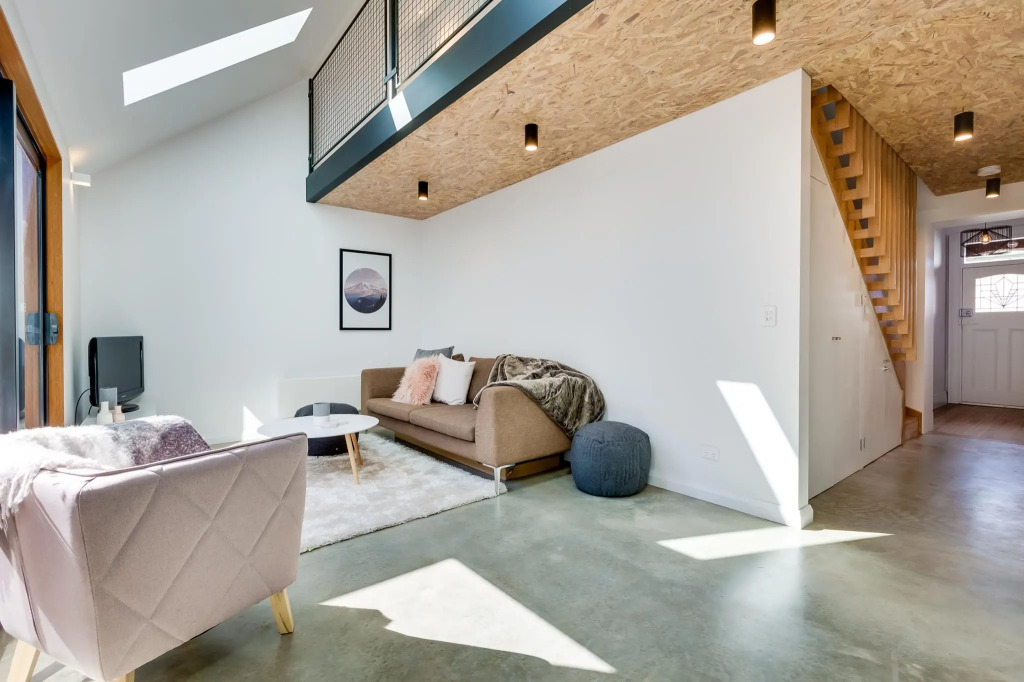 White Room Apartments