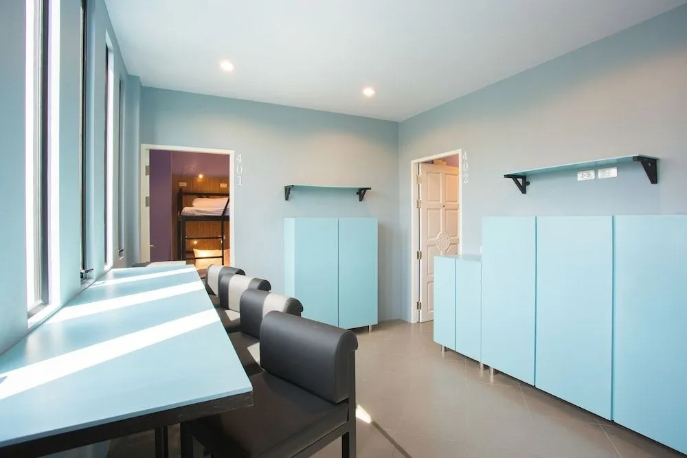 iNest Poshtel