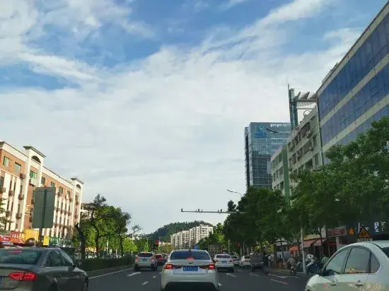 Fengyuanju Business Hotel