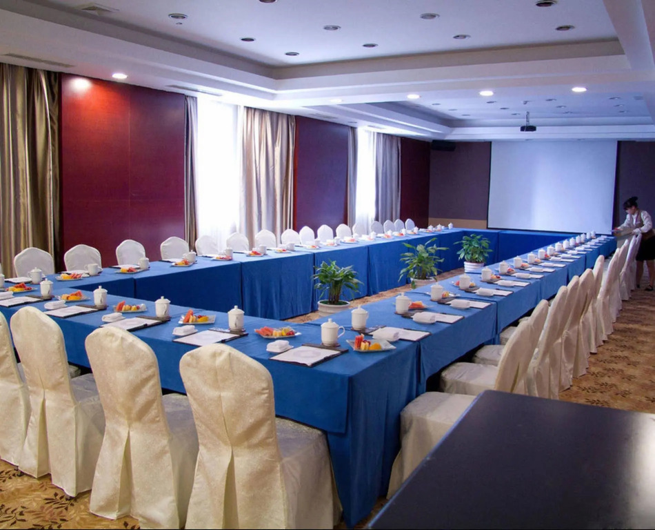 Yizui Crown Hotel