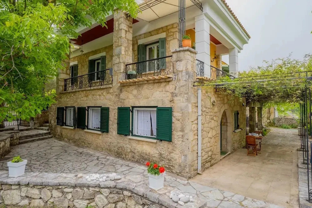 Orestis Stone Apartment for 2 With Garden