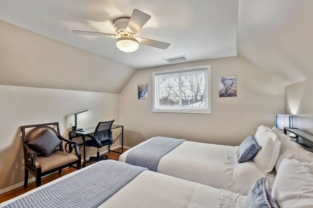 Uline Hospitality 4 Bedroom Home