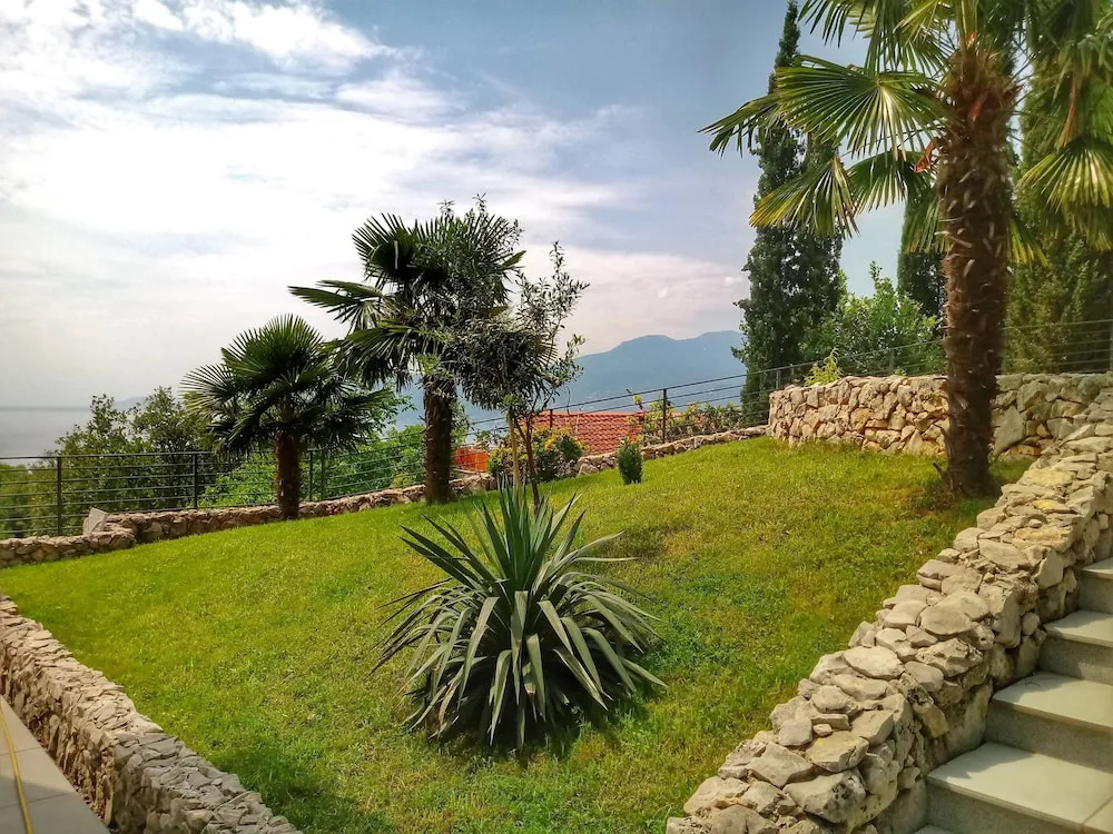 Villa Flora Apartment