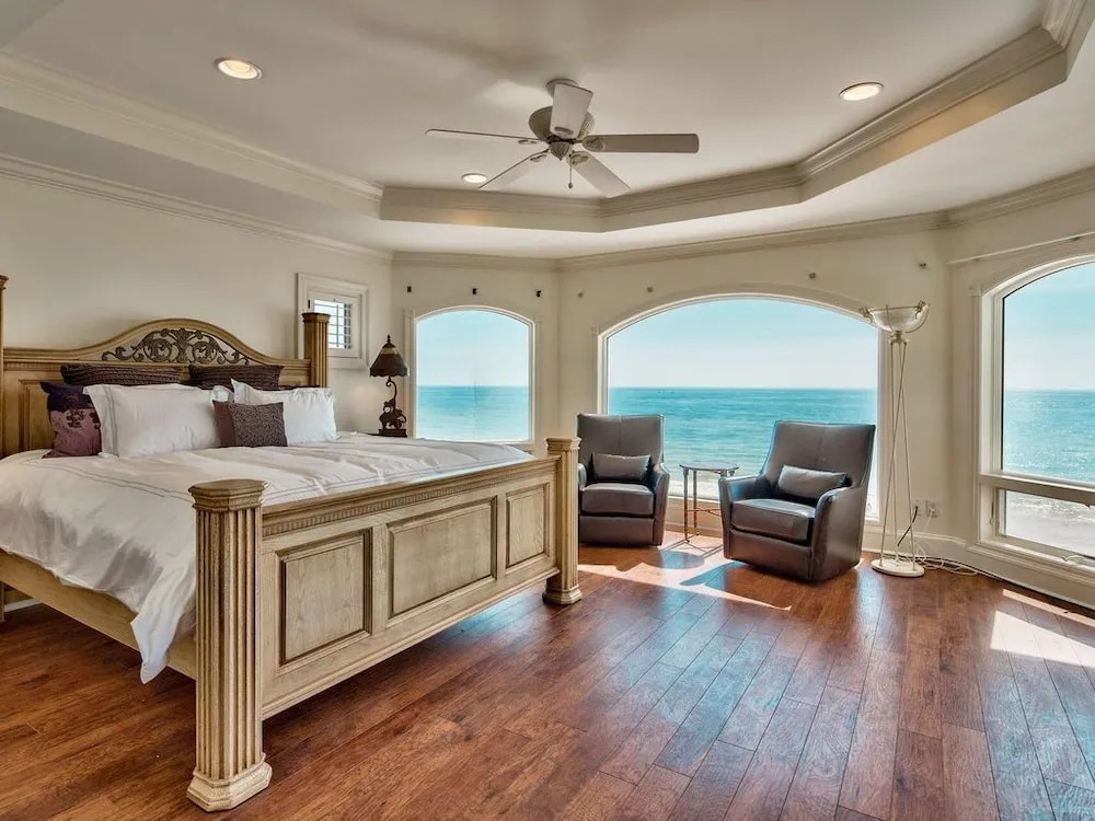 Stunning Views! 9BR Gulf Front Home, Pool, Elevator, Pool Table