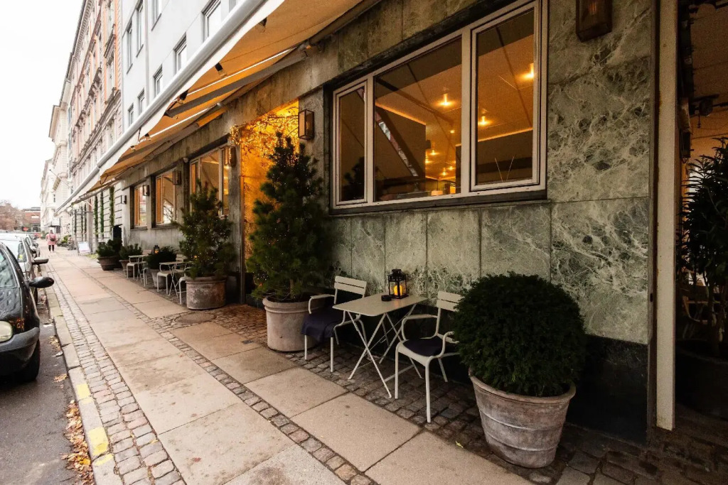Hotel Maritime
