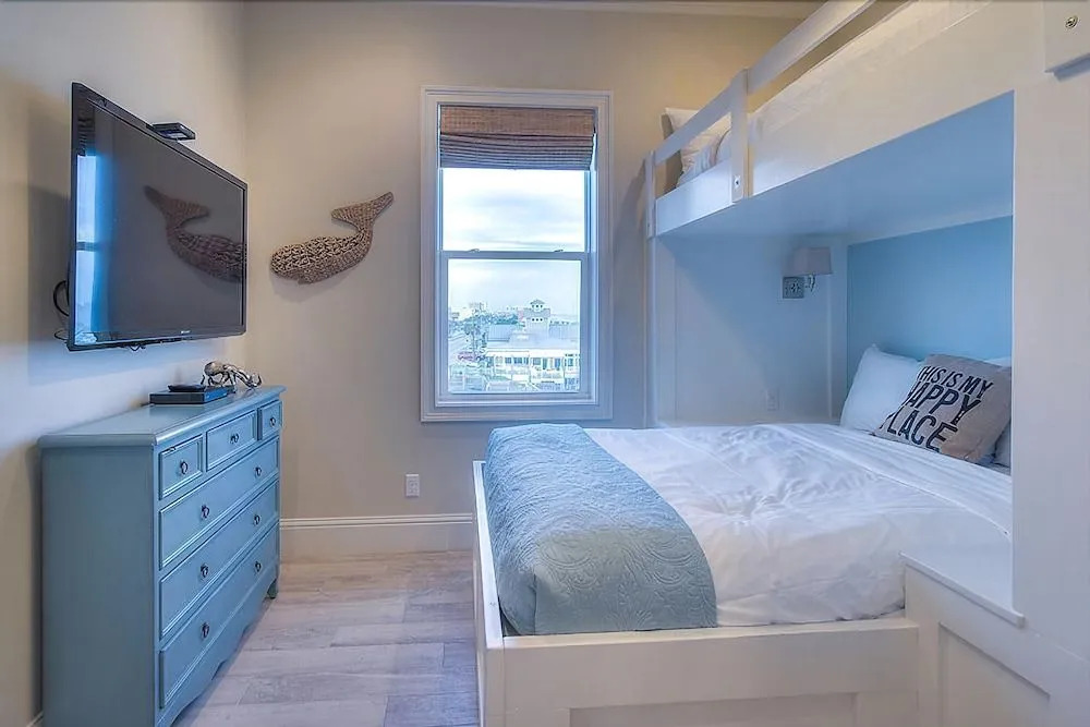 La Mer 6 Bedroom Holiday Home by Five Star Properties