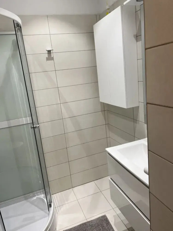 Stunning 2-Room Penthouse Lakeview W11