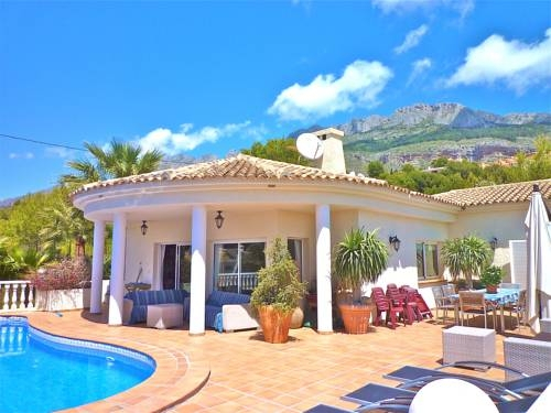 Luxury Home in Altea With Mountain Views