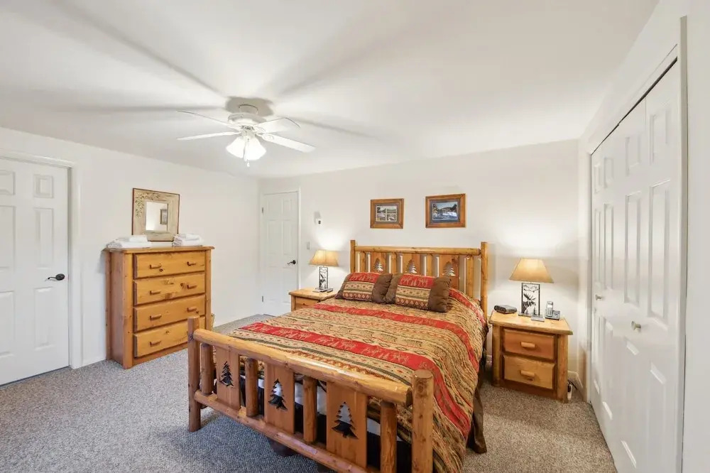 Tahawus 74I - A Cozy Adirondack Retreat 2 Bedroom Townhouse by The Summit at Gore Mountain