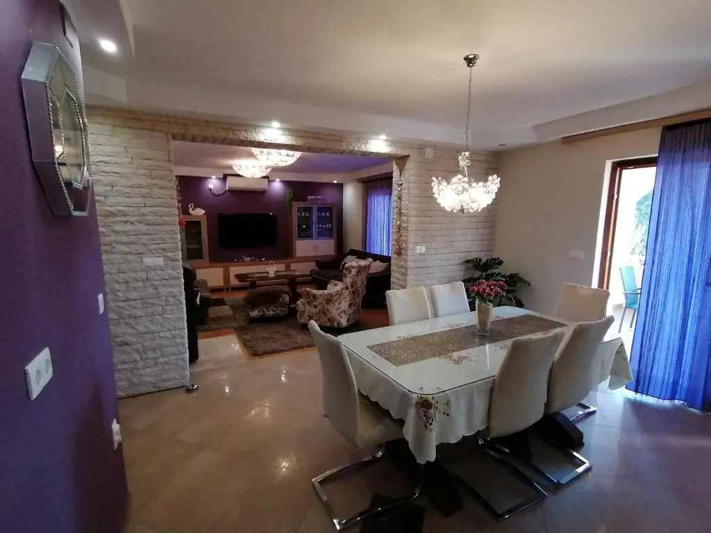 Holiday house Rončević 50m from sea A1