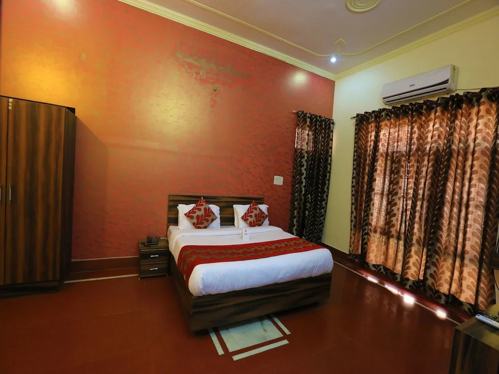 OYO 8681 Hotel Happy Homes