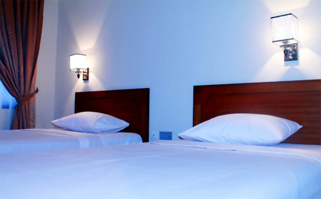 Pia Hotel