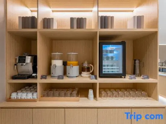 Aifeel Hotel (Shanghai Hongqiao Airport Laiting North Road Branch)