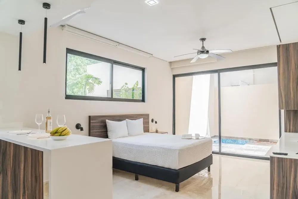 Lovely and Stylish Studio Rooftop Sky Bar Terrace Swimming Pool Close to the Beach