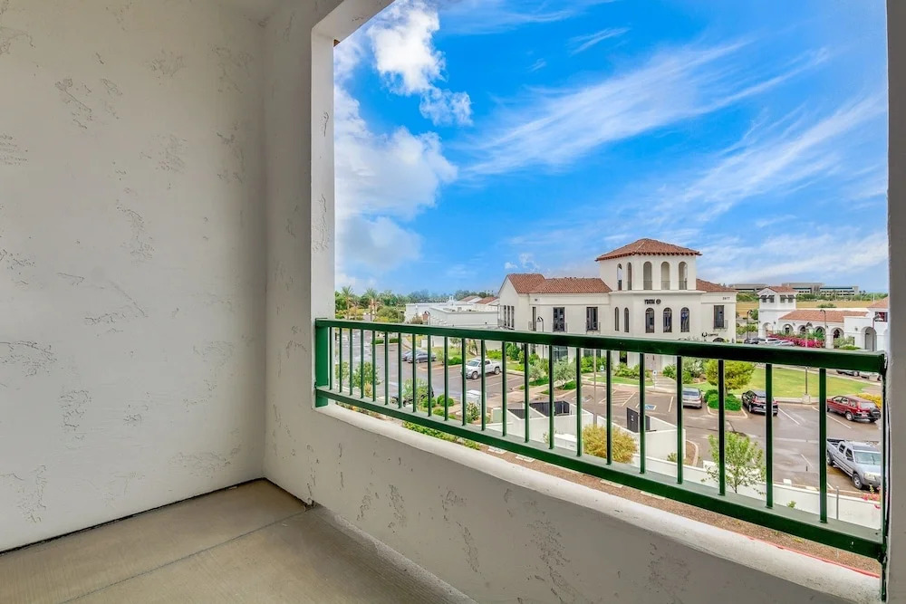 Resort Condo in Desirable Chandler. Tons of Amenities. Walk to Everything! 30 Night Min! by RedAwning
