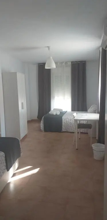 C&BLOLA - Habitacion independiente con baño privado y aire acondicionado - Minimo 3 dias