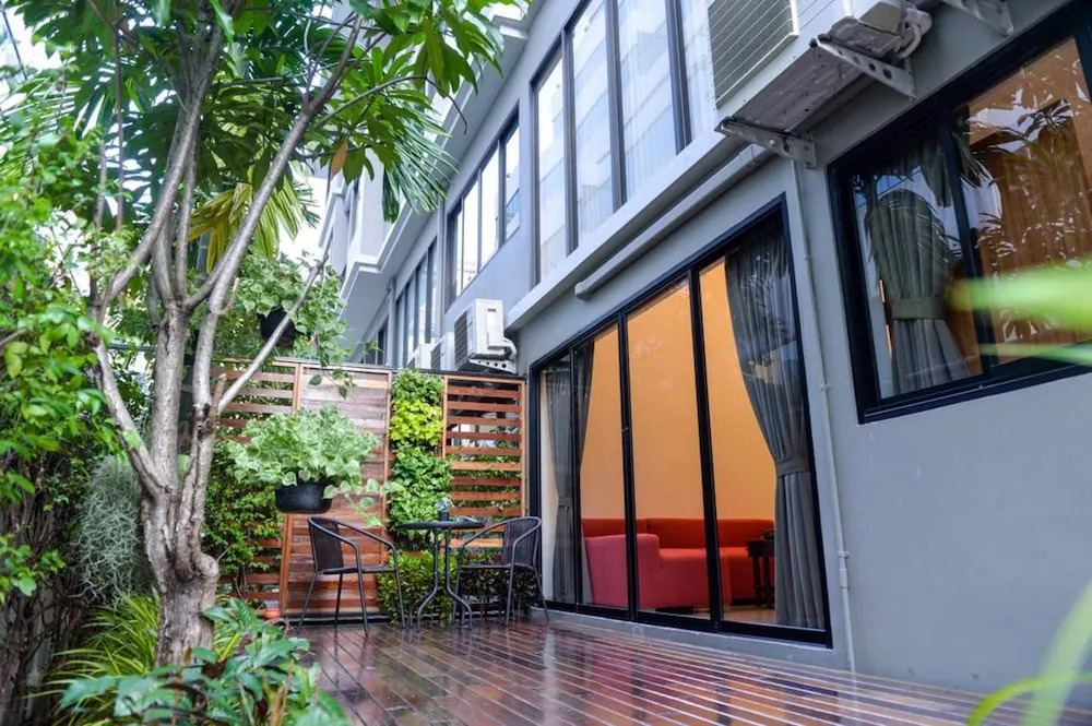 The Pad Silom Convent Serviced Apartment