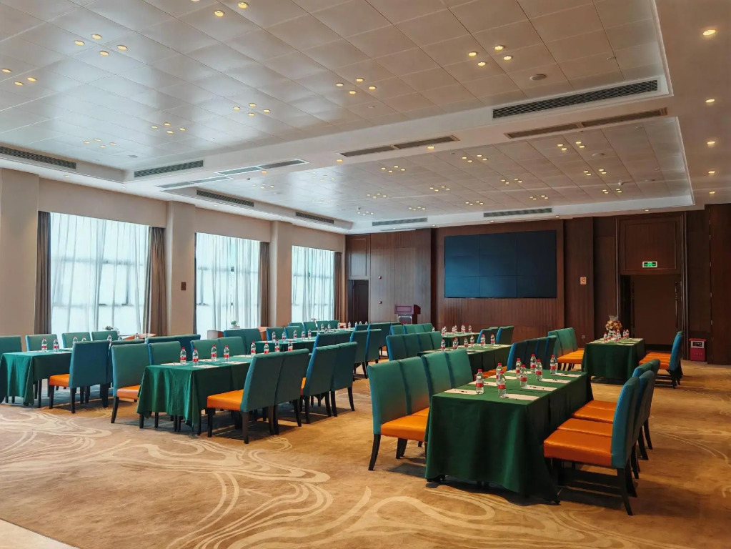 Vienna International Hotel (Zhaoqing Dinghushan Wanda Plaza Branch)