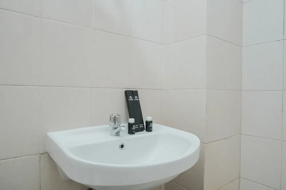 Cozy Living 1Br At Tifolia Apartment