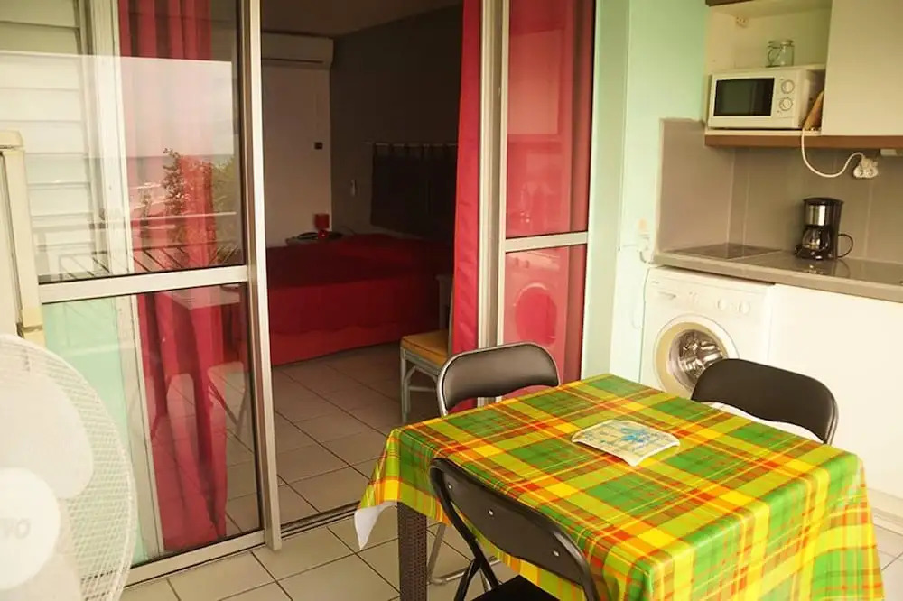 Studio in Le Gosier, With Wonderful sea View, Enclosed Garden and Wifi - 30 km From the Beach
