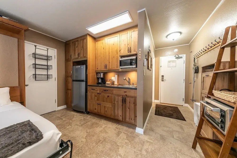 132 Bldg C Condo