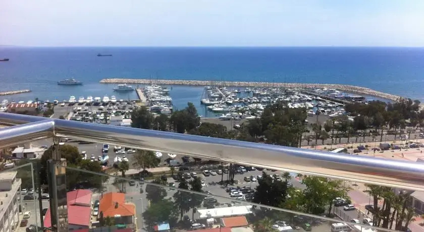 Seaview Penthouse 3B